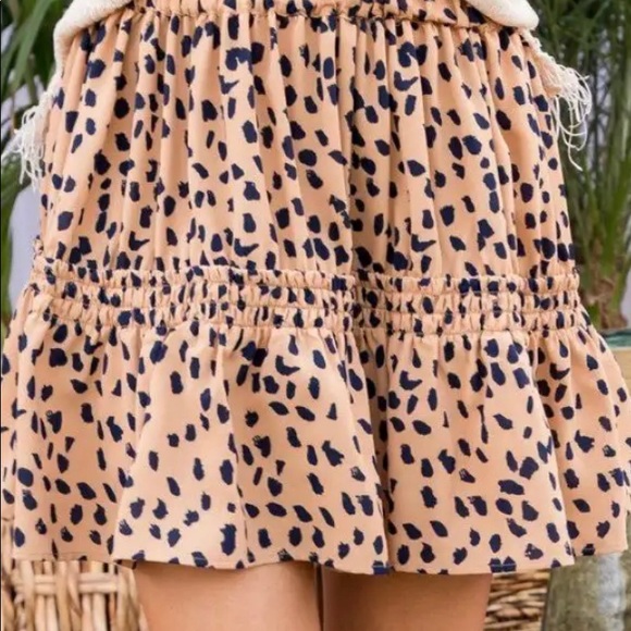 Waist Elastic Tiered Leopard Print Skirt - Picture 3 of 3